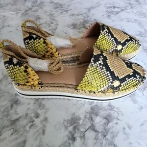 JLO sz10 snakeskin platform tie-up shoes